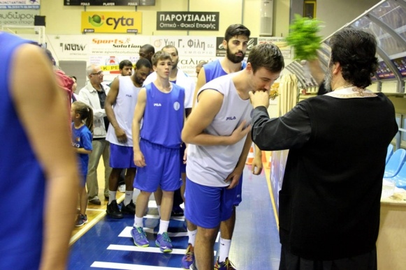 Πανελευσινιακός: Ξόρκισε το… κακό μάτι (photos)