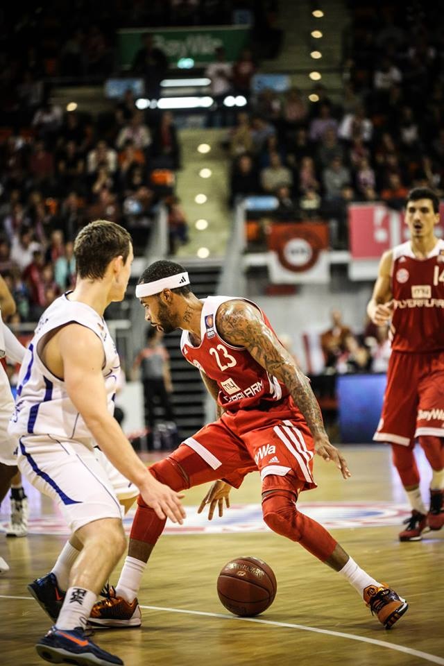 Ντιλέινι στο Onsports: «Δεν δίνω… δεκάρα για τον Ολυμπιακό, μόνο Μπάγερν!» (photos+videos)