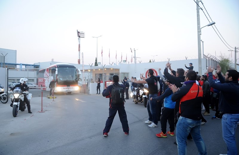 Ολυμπιακός: Η αναχώρηση από του Ρέντη (photos)