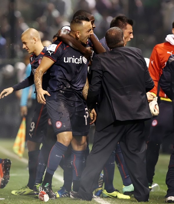 Ολυμπιακός: Ο πανηγυρισμός του Μήτρογλου (photos)