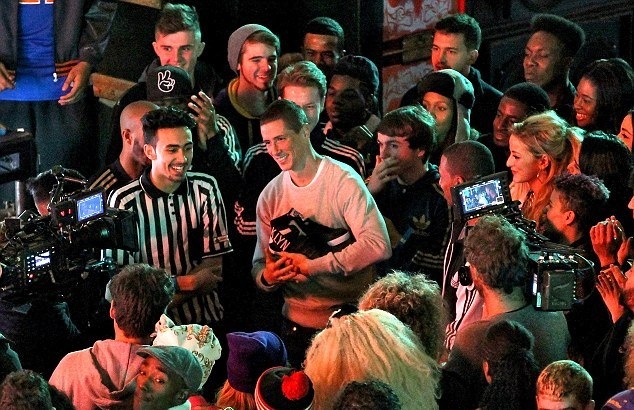 Τσέλσι: «Βούτηξε» στους θαυμαστές του ο Τόρες! (photos)