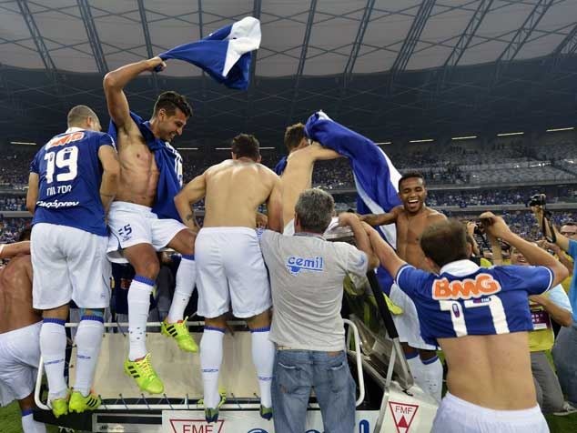 Brasileiro: Φιέστα για τον τίτλο που δεν πήρε η Κρουζέιρο! (video+photos)