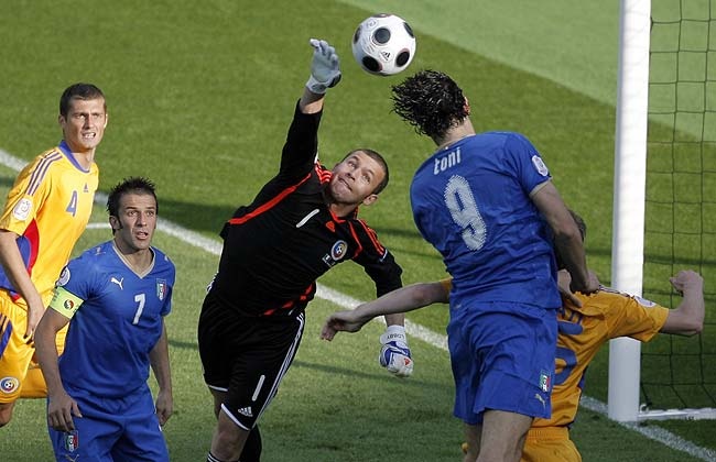 Λόμποντ στο Onsports για το Ελλάδα – Ρουμανία: «Όχι… Τόρο!» (photos+videos)