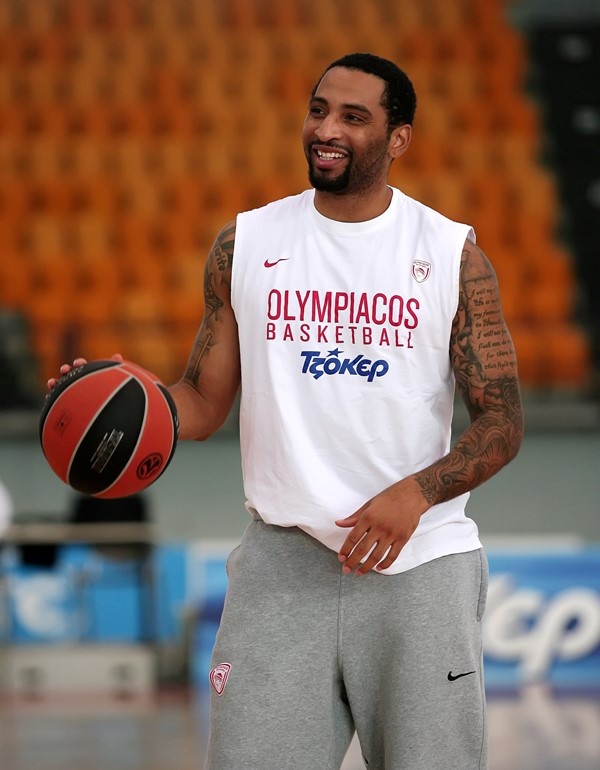 Ολυμπιακός: Με τα Rose Englewood ο Λο (photos)