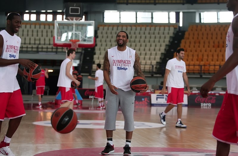 Ολυμπιακός: Με τα Rose Englewood ο Λο (photos)