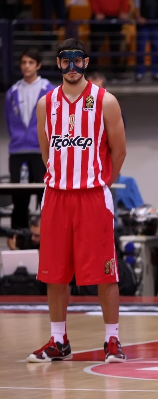 Ολυμπιακός: Ο... μασκοφόρος Παπαπέτρου (photos)