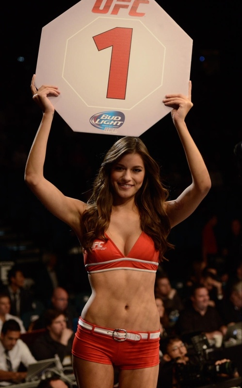UFC 167: Με το ζόρι πρωταθλητής και… μαχητής ο St. Pierre (GIFs)