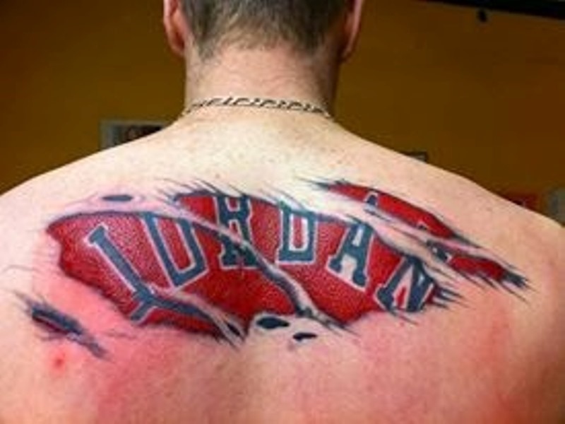 Σάρλοτ Μπόμπκατς: Τζόρνταν και σε τατουάζ (photos)