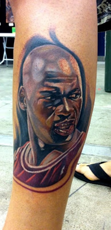 Σάρλοτ Μπόμπκατς: Τζόρνταν και σε τατουάζ (photos)