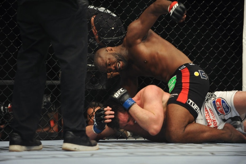 UFC 167: Με το ζόρι πρωταθλητής και… μαχητής ο St. Pierre (GIFs)