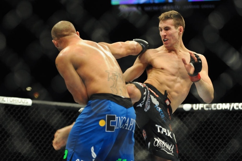 UFC 167: Με το ζόρι πρωταθλητής και… μαχητής ο St. Pierre (GIFs)