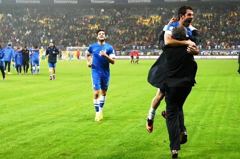 Ελλάδα: Ξέσπασε ο Σάντος! (photos+video)