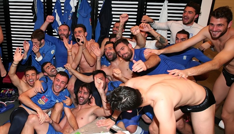 Ελλάδα: Χαμός στα αποδυτήρια (photos)