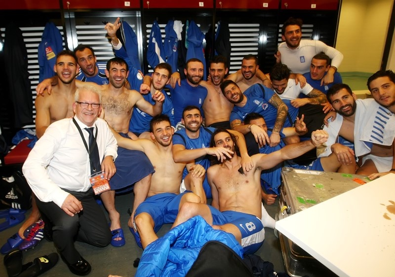 Ελλάδα: Χαμός στα αποδυτήρια (photos)