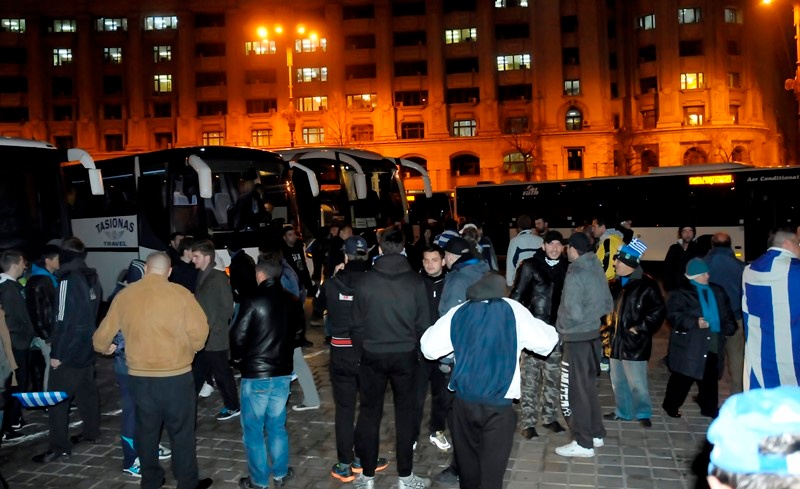 Ελλάδα: Γαλανόλευκη… πορεία στο Βουκουρέστι (video+photos)