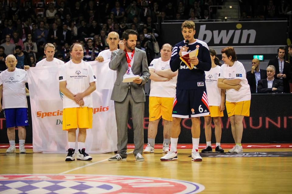 Μπάγερν Μονάχου: «Παγωμάρα» από το διπλό της Ζιελόνα (photos)