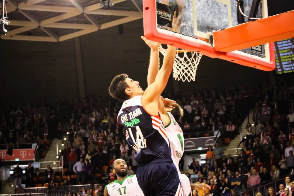 Μπάγερν Μονάχου: «Παγωμάρα» από το διπλό της Ζιελόνα (photos)