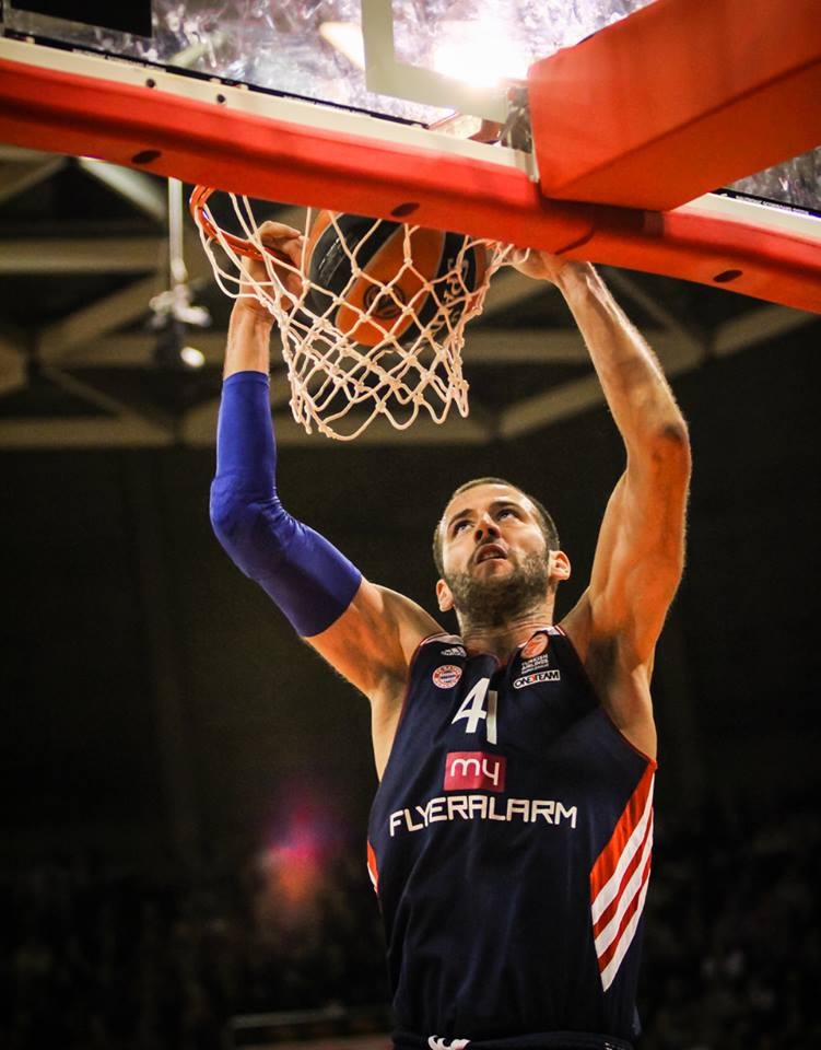 Μπάγερν Μονάχου: «Παγωμάρα» από το διπλό της Ζιελόνα (photos)