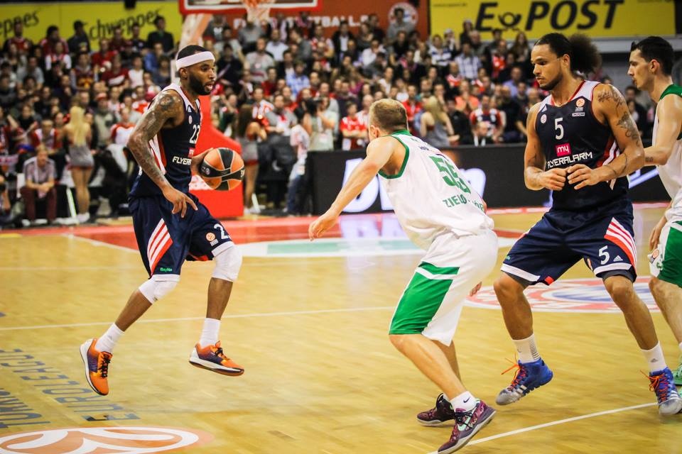 Μπάγερν Μονάχου: «Παγωμάρα» από το διπλό της Ζιελόνα (photos)