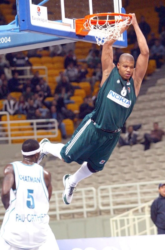 Παναθηναϊκός: B for… Batiste’s Birthday! (photos+videos)