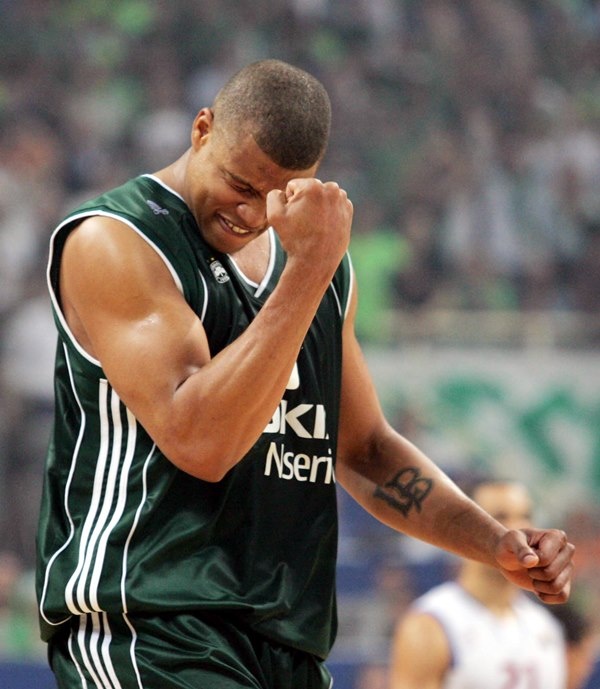 Παναθηναϊκός: B for… Batiste’s Birthday! (photos+videos)
