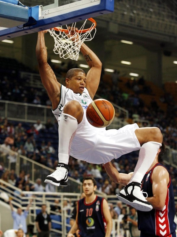 Παναθηναϊκός: B for… Batiste’s Birthday! (photos+videos)