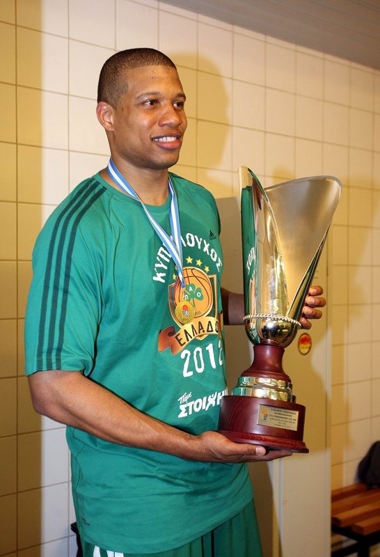Παναθηναϊκός: B for… Batiste’s Birthday! (photos+videos)