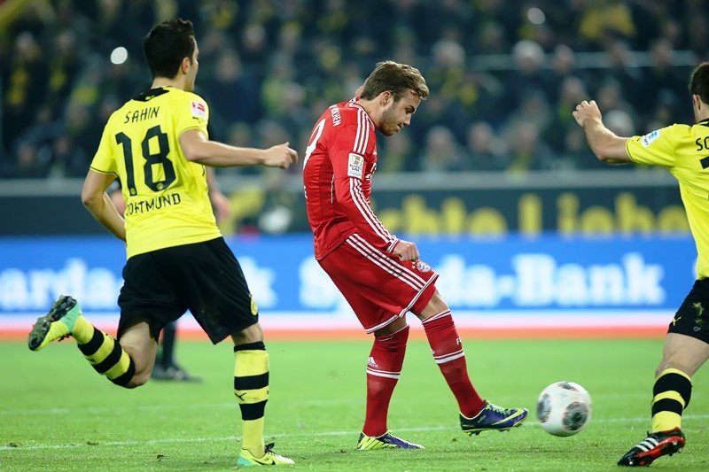 Βήμα τίτλου για Μπάγερν, 3-0 τη Ντόρτμουντ (photos+video)