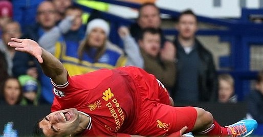 Έβερτον – Λίβερπουλ: Σαν τα… κοκόρια Μιραλάς και Σουάρεζ! (photos+video)