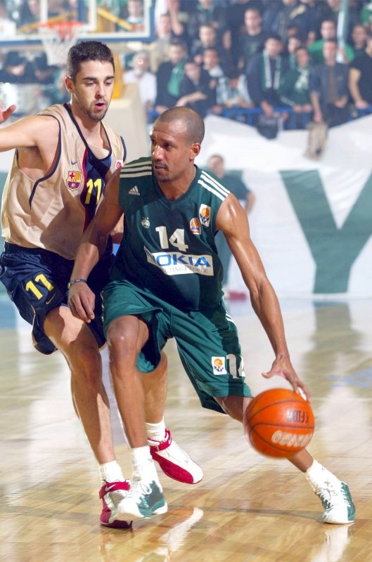 Μπαρτσελόνα: Το ντεμπούτο του Ναβάρο (video)