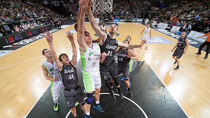 Ουνικάχα Μάλαγα: Νίκη μετά τον Ολυμπιακό (photos+video)