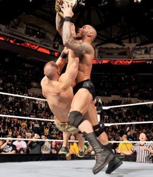 Raw SuperShow: Θέλει όλες τις ζώνες ο Orton (photos+videos)