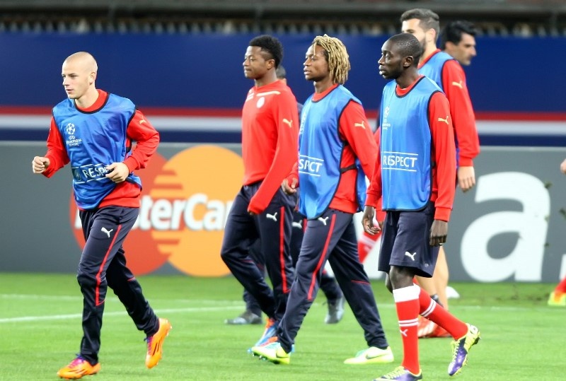 Παρί - Ολυμπιακός: Οι... Γάλλοι του Πειραιά (photos)