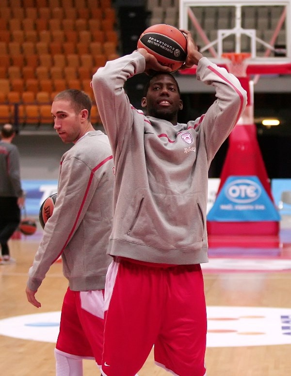 Ολυμπιακός: Η προπόνηση στο ΣΕΦ (video+photos)