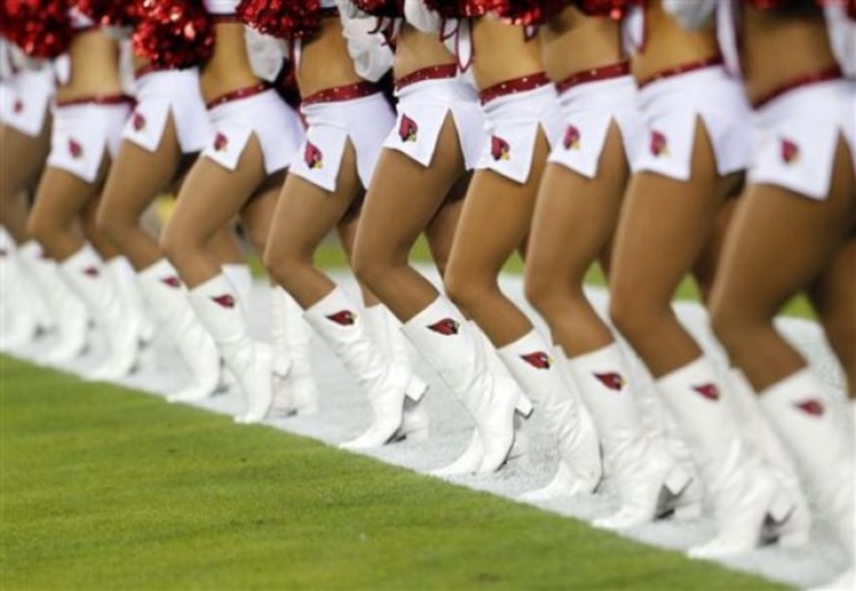 NFL: Και στο κρύο οι Cheerleaders (photos)