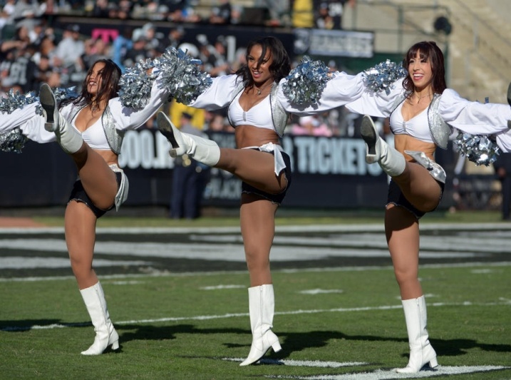 NFL: Και στο κρύο οι Cheerleaders (photos)
