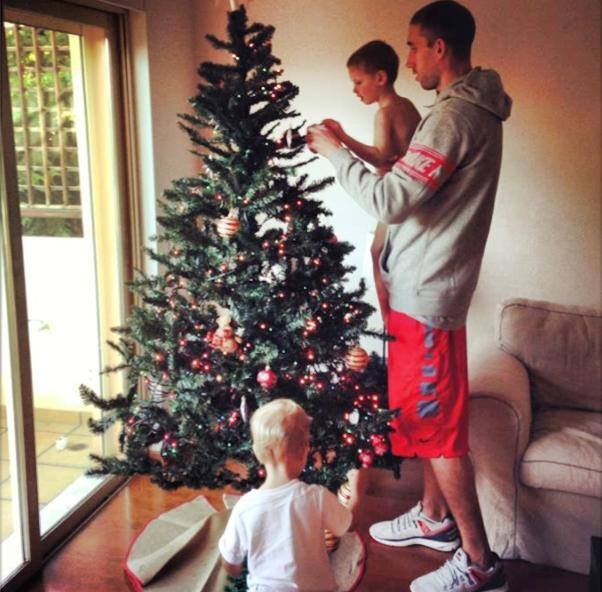 Ολυμπιακός: Το Χριστουγεννιάτικο Δέντρο του Λοτζέσκι! (photos)