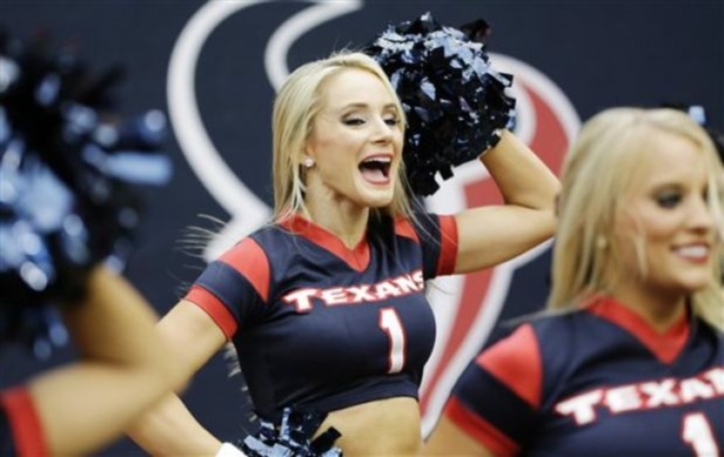 NFL: Και στο κρύο οι Cheerleaders (photos)
