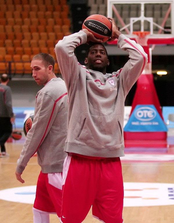 Ολυμπιακός - Γαλατάσαραϊ: Οι πρωτιές Ντάνστον και Μενσά Μπονσού (photos)