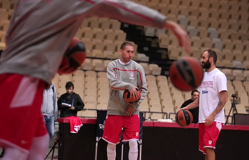 Λοτζέσκι: «Πρώτα ο Ολυμπιακός, μετά η Μέρα των Ευχαριστιών» (photos)