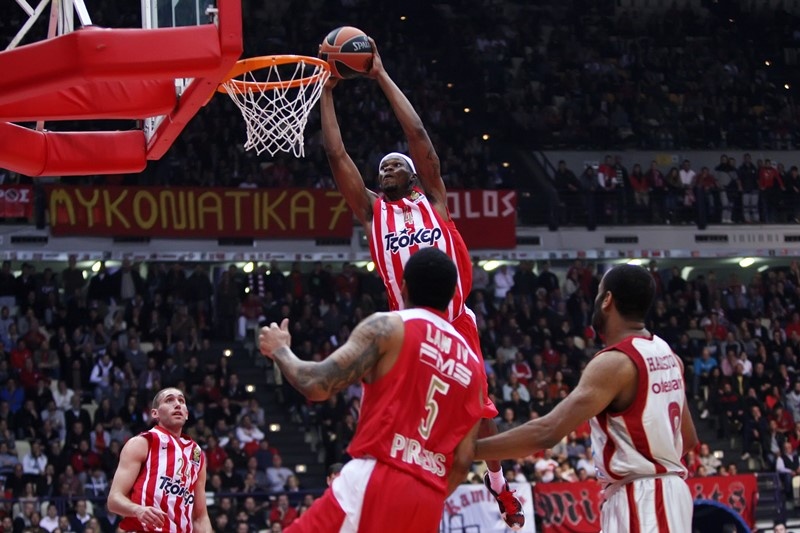Ολυμπιακός: Επεισοδιακό ρεκόρ (video+photos)
