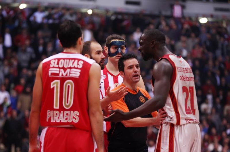 Ολυμπιακός - Γαλατά: Ξύλο… και των γονέων, καμπάνα για παίκτες και ΣΕΦ (videos+photos)