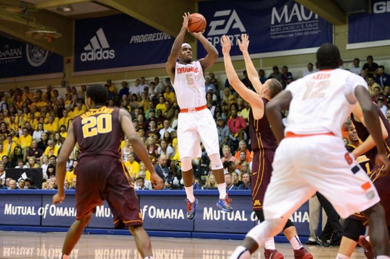 NCAA: Τον σκότωσε και χωρίς φάουλ! (video+photos)