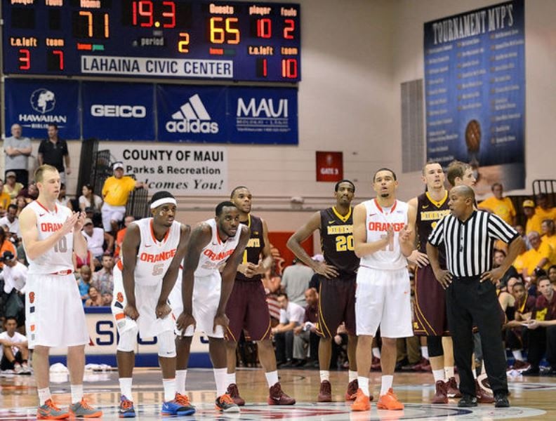 NCAA: Τον σκότωσε και χωρίς φάουλ! (video+photos)