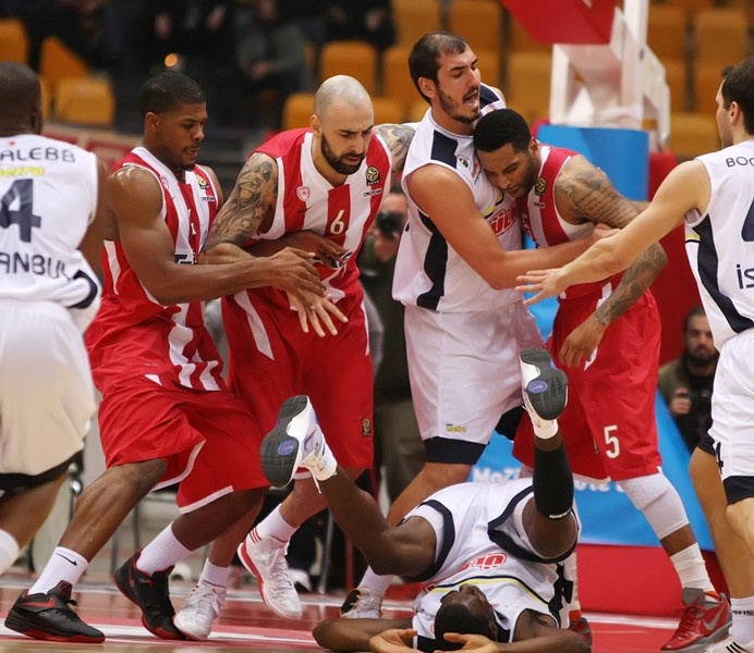 Ολυμπιακός: Ξύλο με παρελθόν… (photos+video)