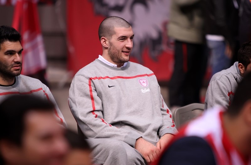 Ολυμπιακός: Ευχές από adidas σε Καββαδά (photos)