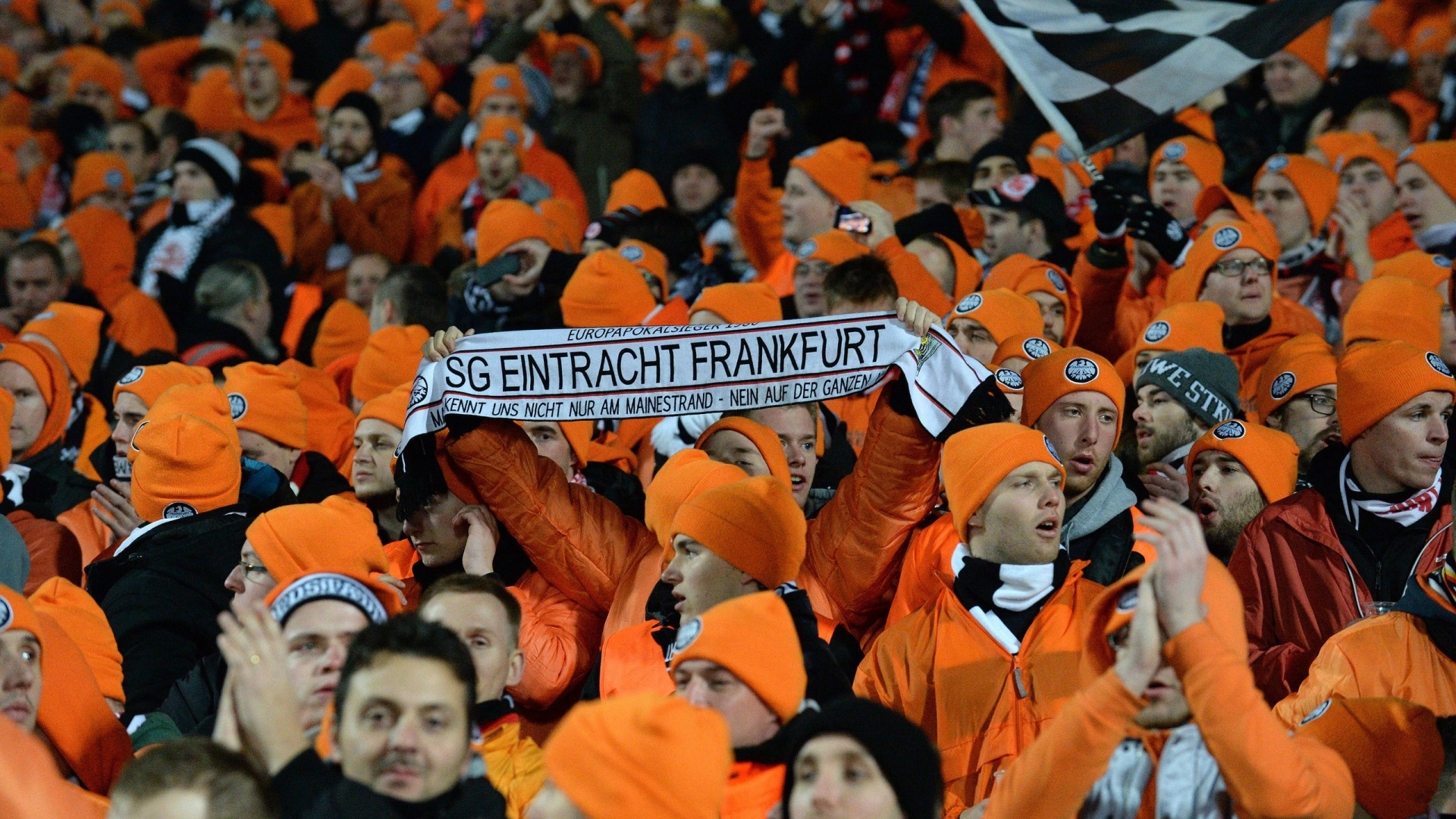 Άιντραχτ Φρανκφούρτης: Η κερκίδα της χρονιάς! (photos+video)