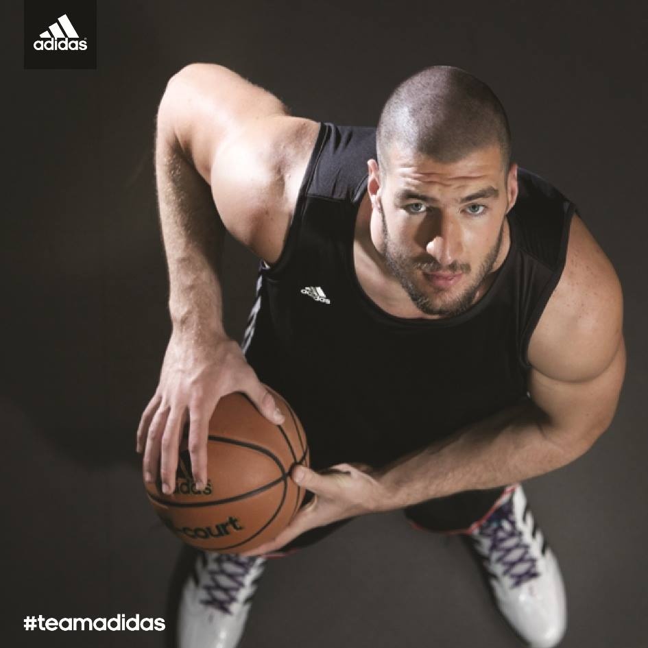 Ολυμπιακός: Ευχές από adidas σε Καββαδά (photos)