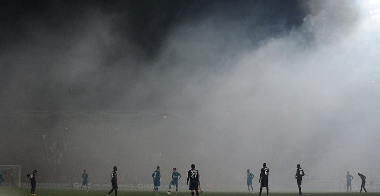 Οι αθλητικές φωτογραφίες της ημέρας: Παίκτης «έφαγε» γαλοπούλα στο γήπεδο! (photos)
