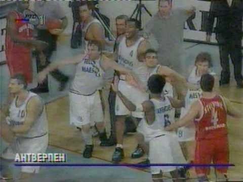 Top 10 καβγάδων: Το ξύλο βγήκε από το... μπάσκετ (photos+videos)